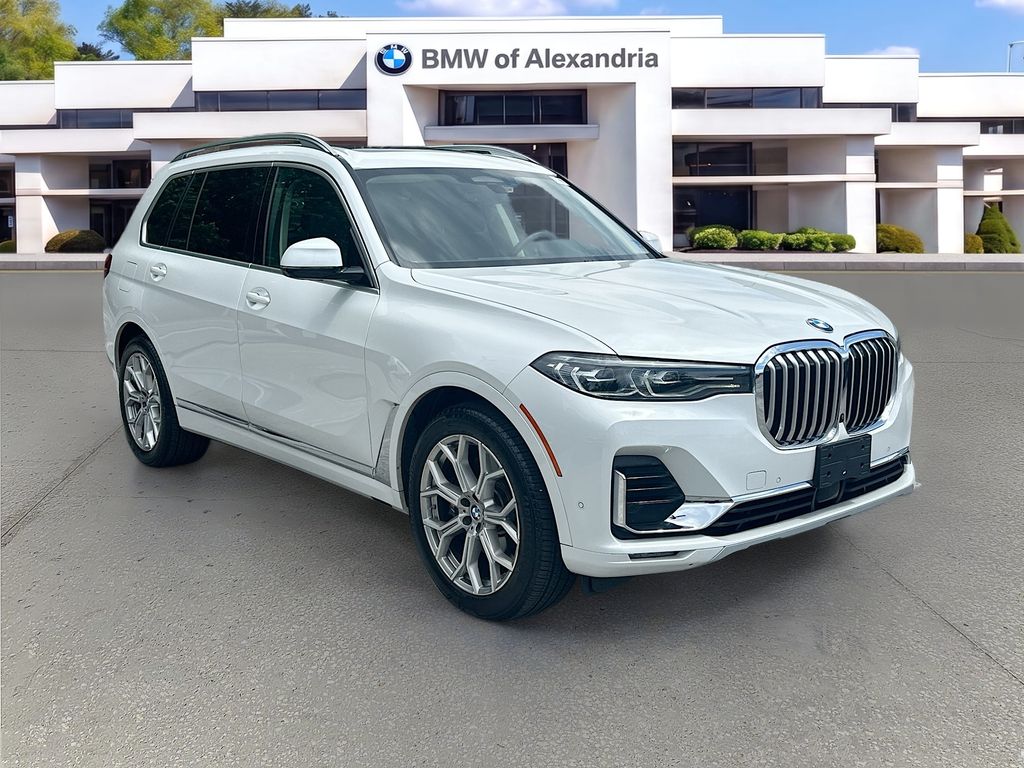 2022 BMW X7 xDrive40i's photo