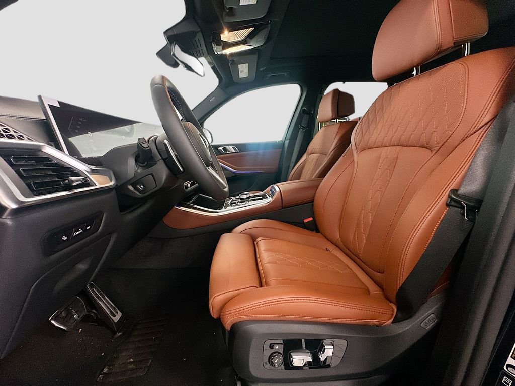 2026 BMW X5 M60i - Photo 22