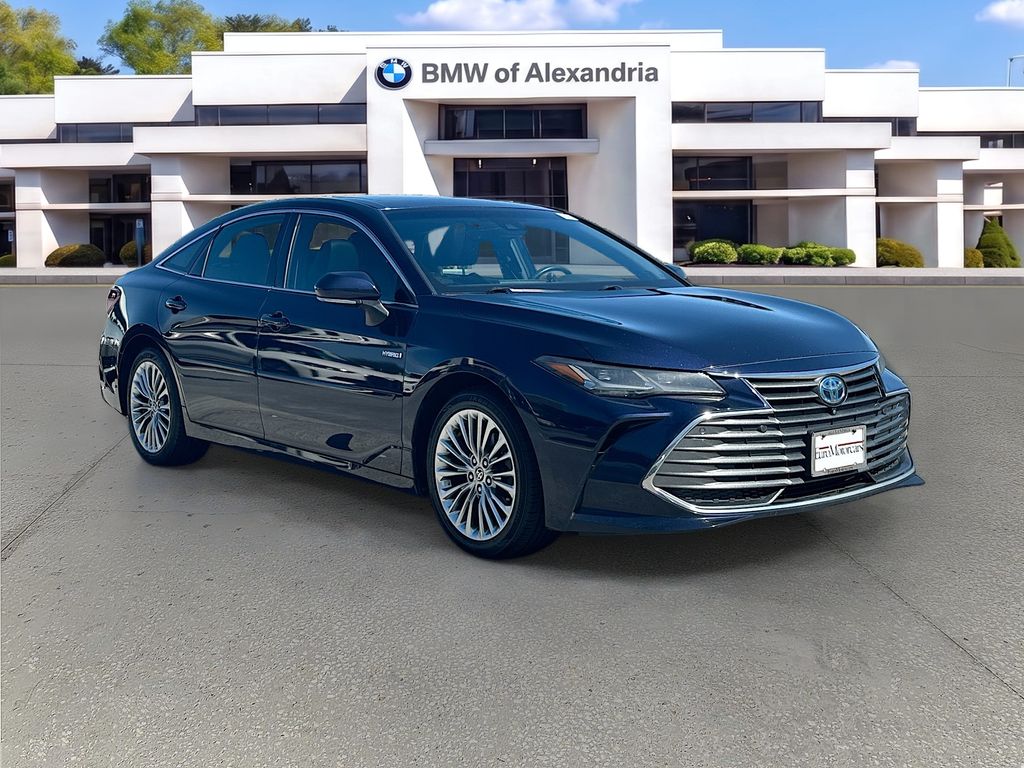 2021 Toyota Avalon Limited Hybrid's photo