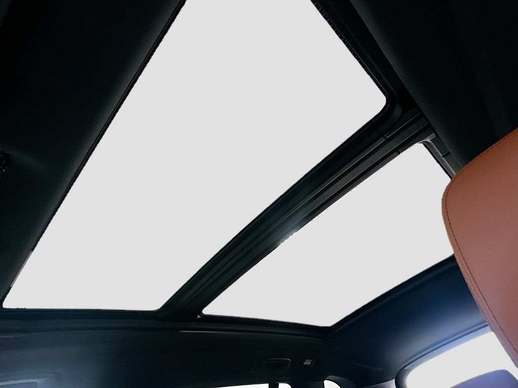 2026 BMW X5 M60i - Photo 23