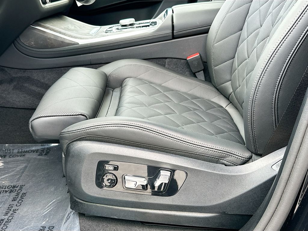 2026 BMW X7 40i - Photo 19