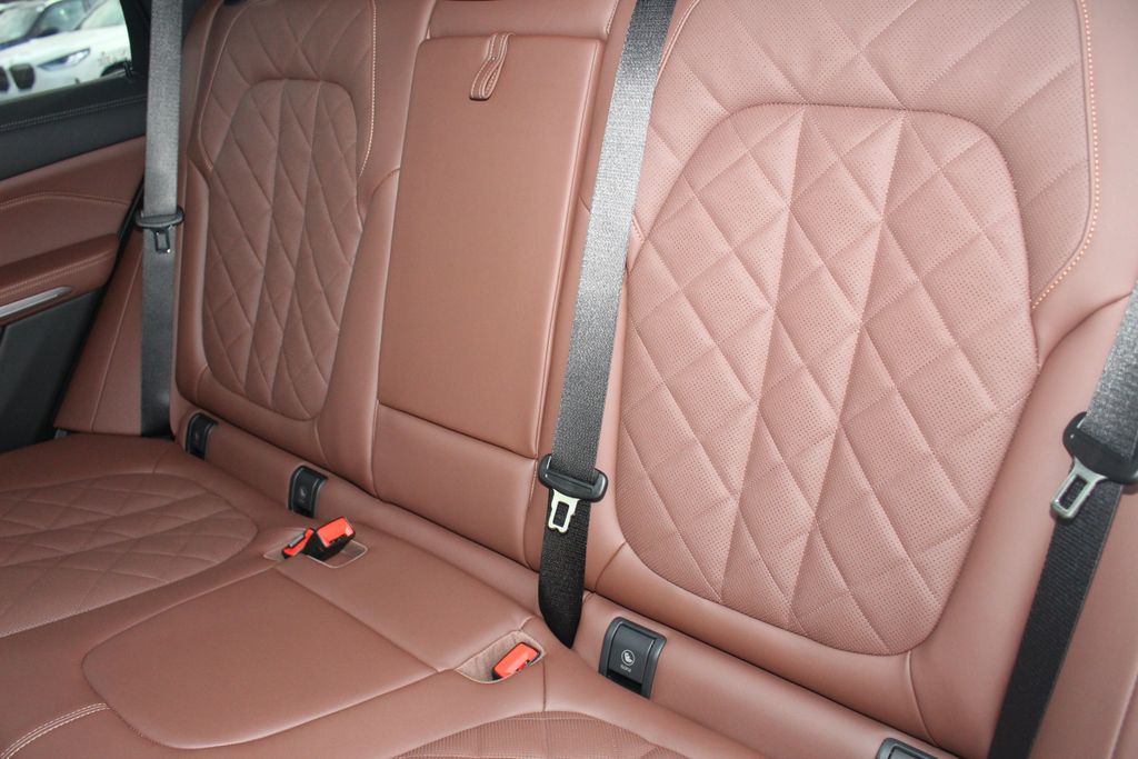 2026 BMW X5 50e - Photo 21
