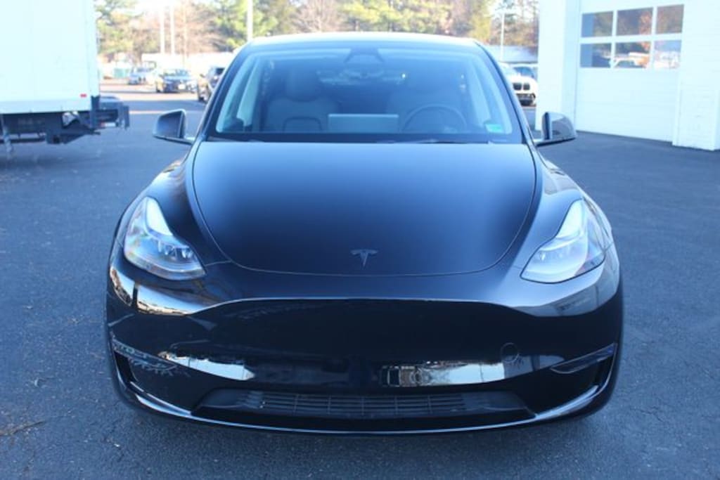 Used 2024 Tesla Model Y Standard Range SUV