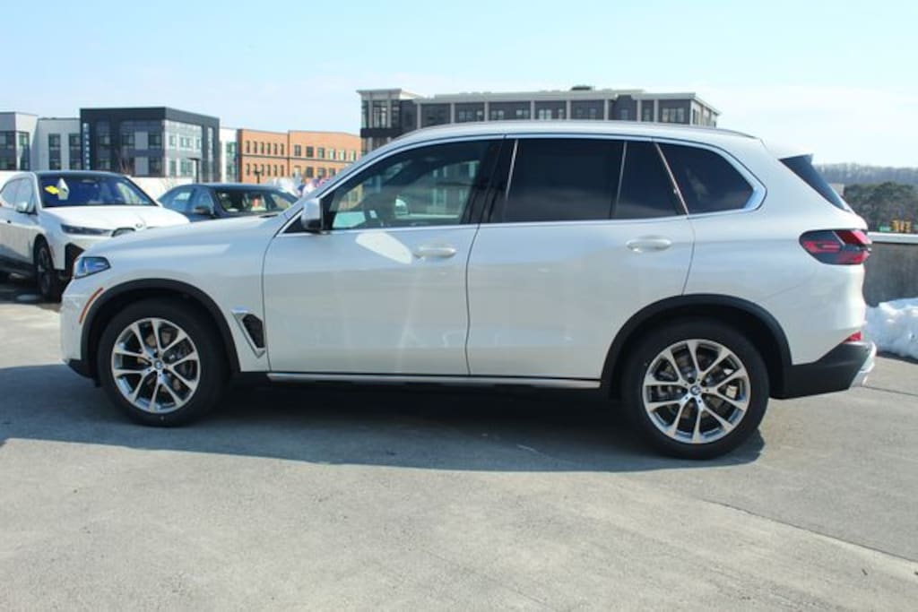 New 2026 BMW X5 xDrive40i SUV