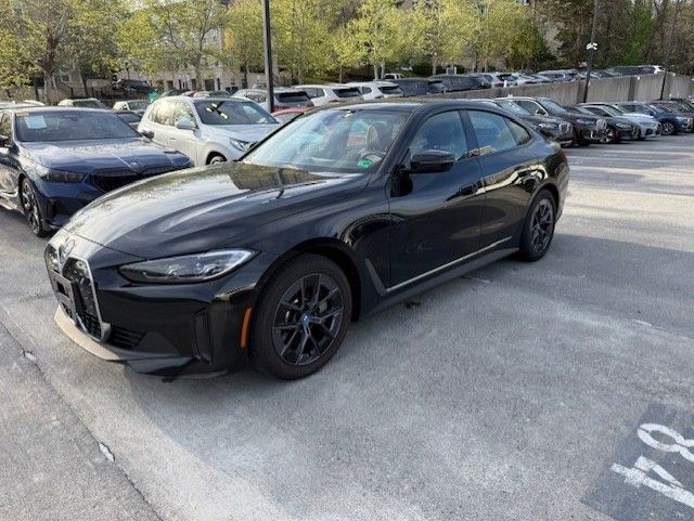 2023 BMW i4 eDrive35's photo