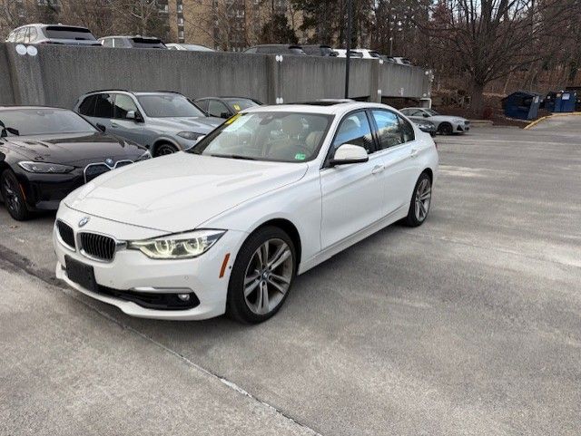 2018 BMW 3 Series 330i's photo