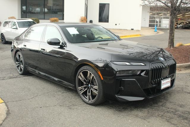 2025 BMW i7 xDrive60 Sedan's photo