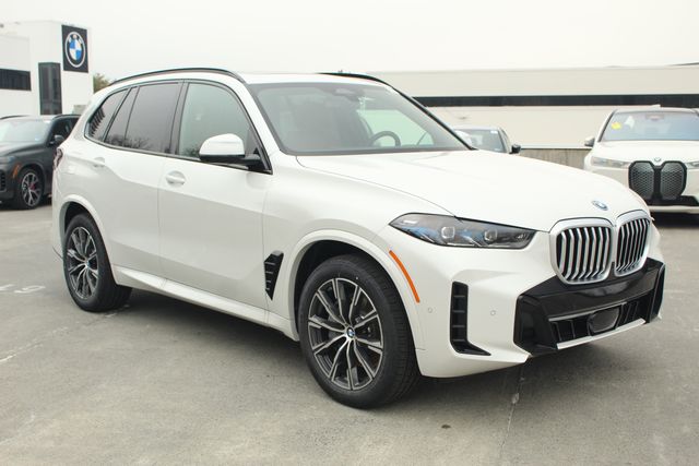 2026 BMW X5 xDrive50e's photo