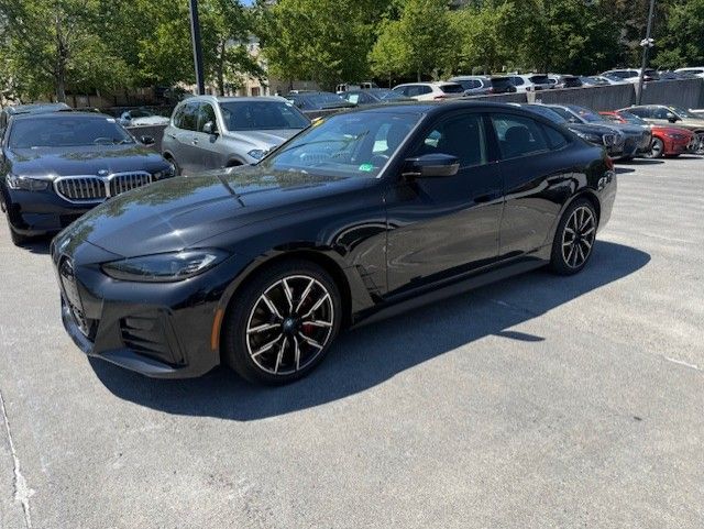 2023 BMW i4 M50's photo