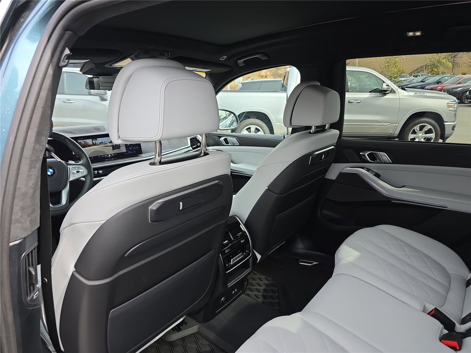 2026 BMW X7 40i - Photo 17