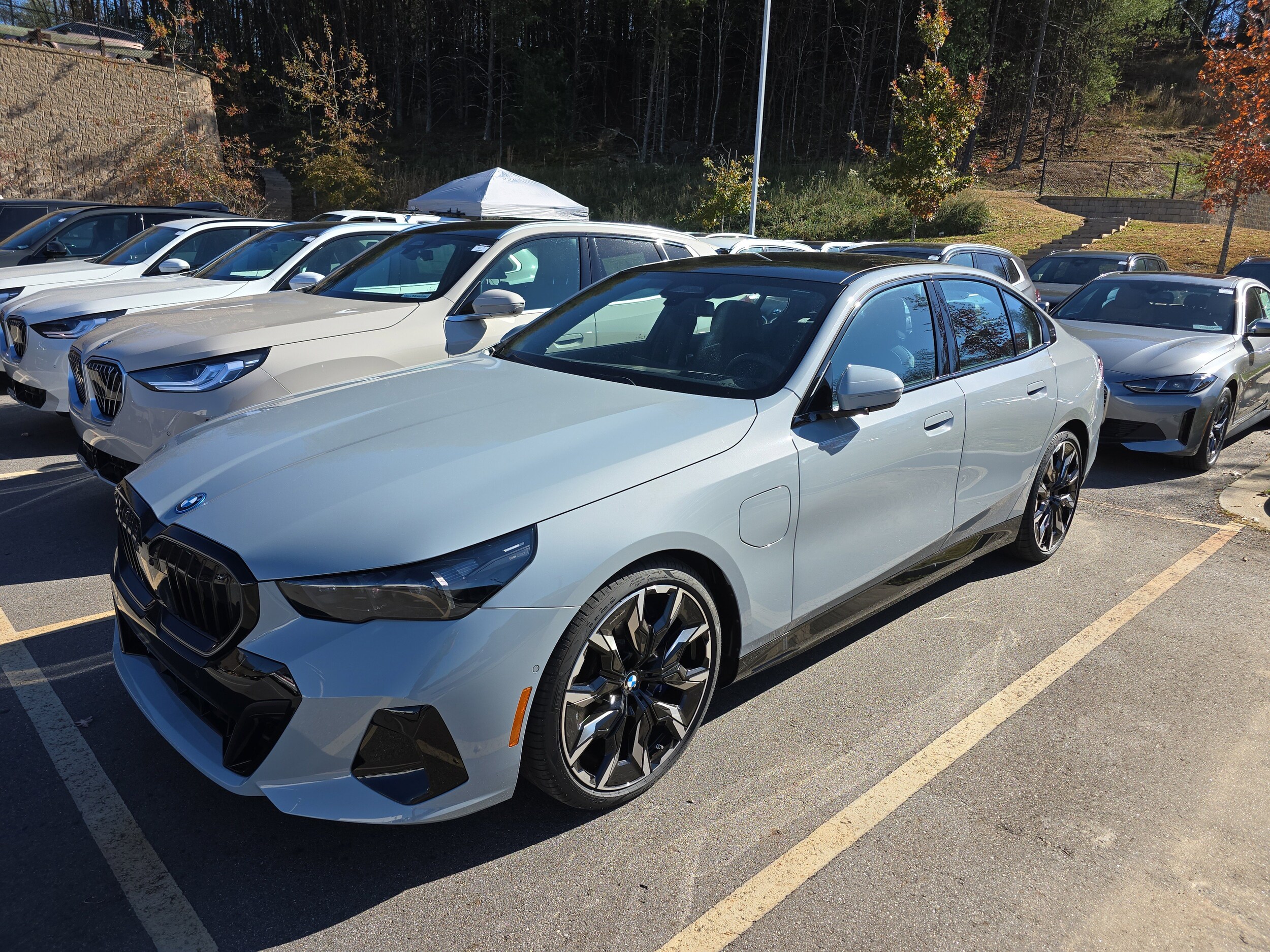 2026 Bmw 550e 550e xDrive photo 2