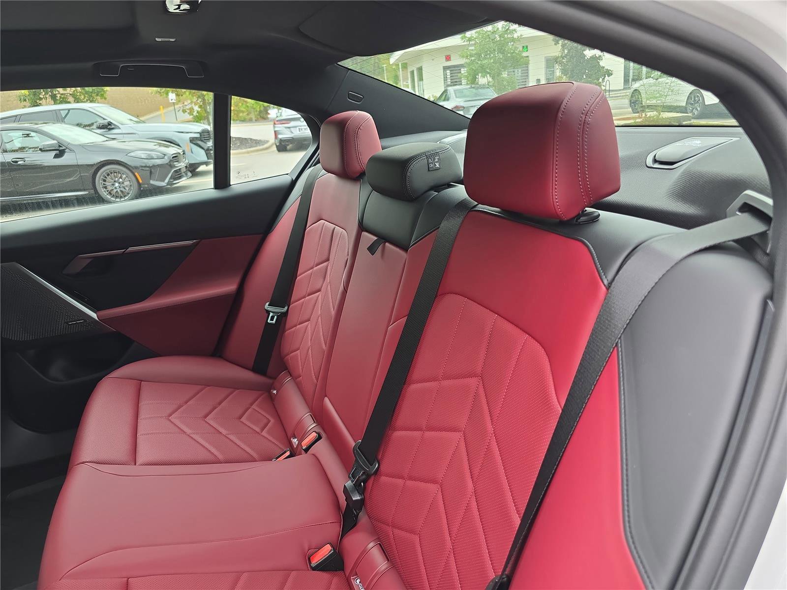 2026 BMW 5 Series 550e - Photo 16