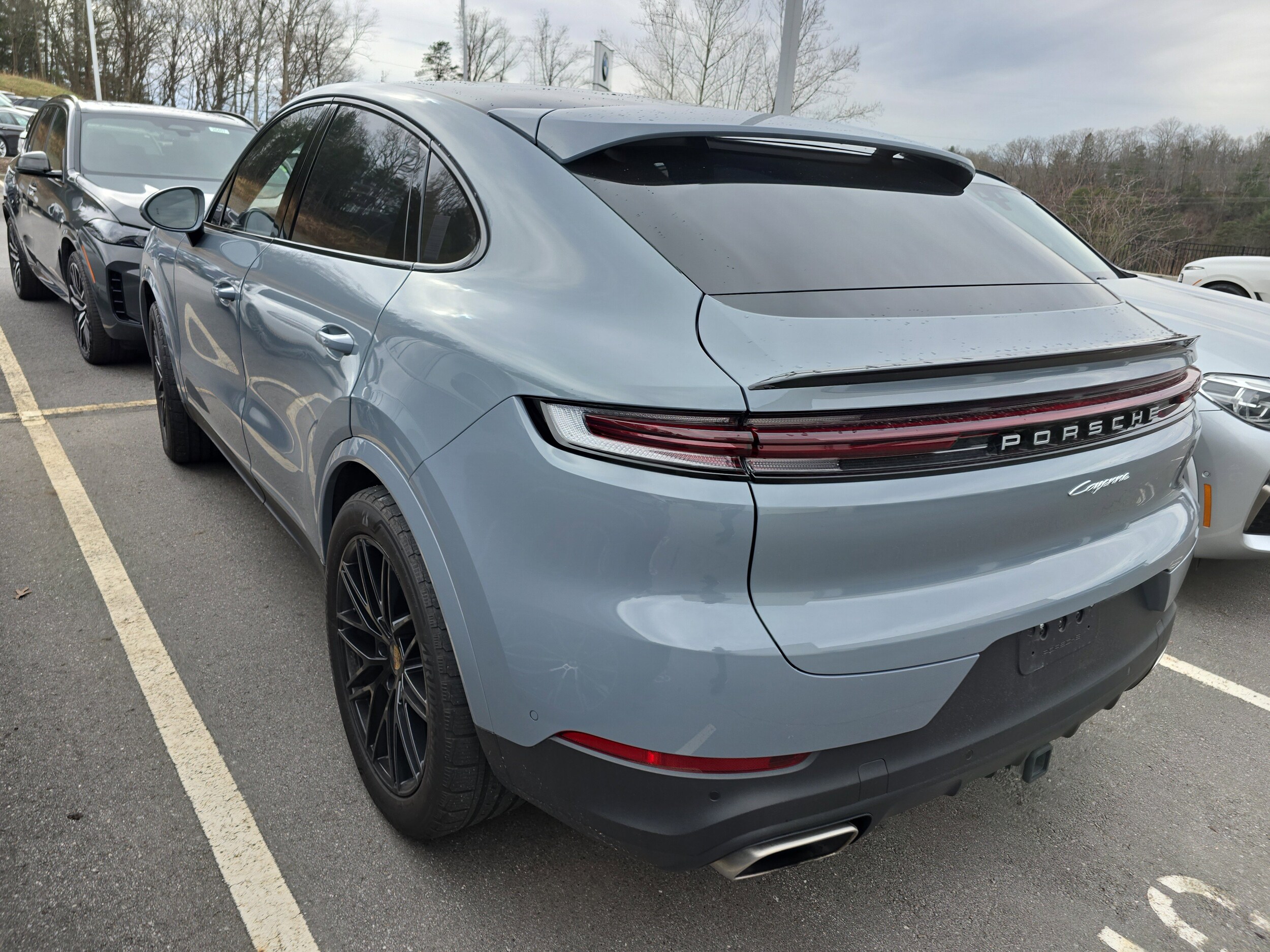 2024 Porsche Cayenne Coupe Base photo 3