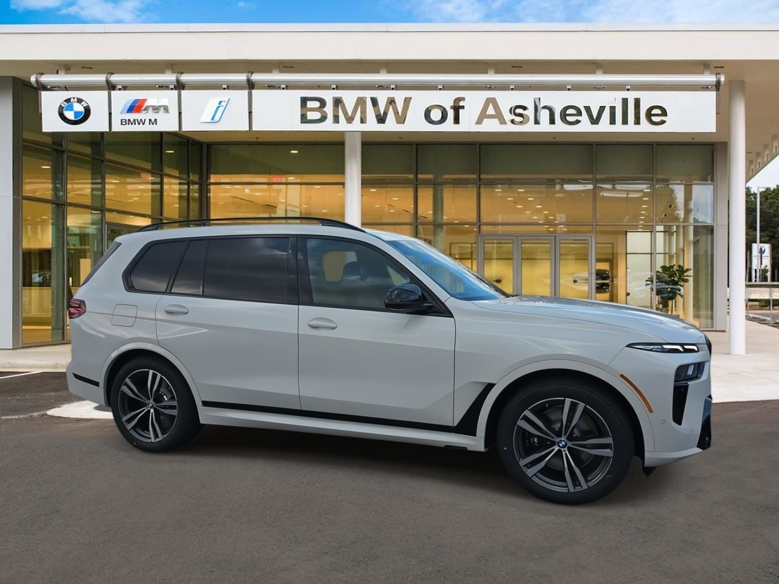 2026 BMW X7 M60i's photo