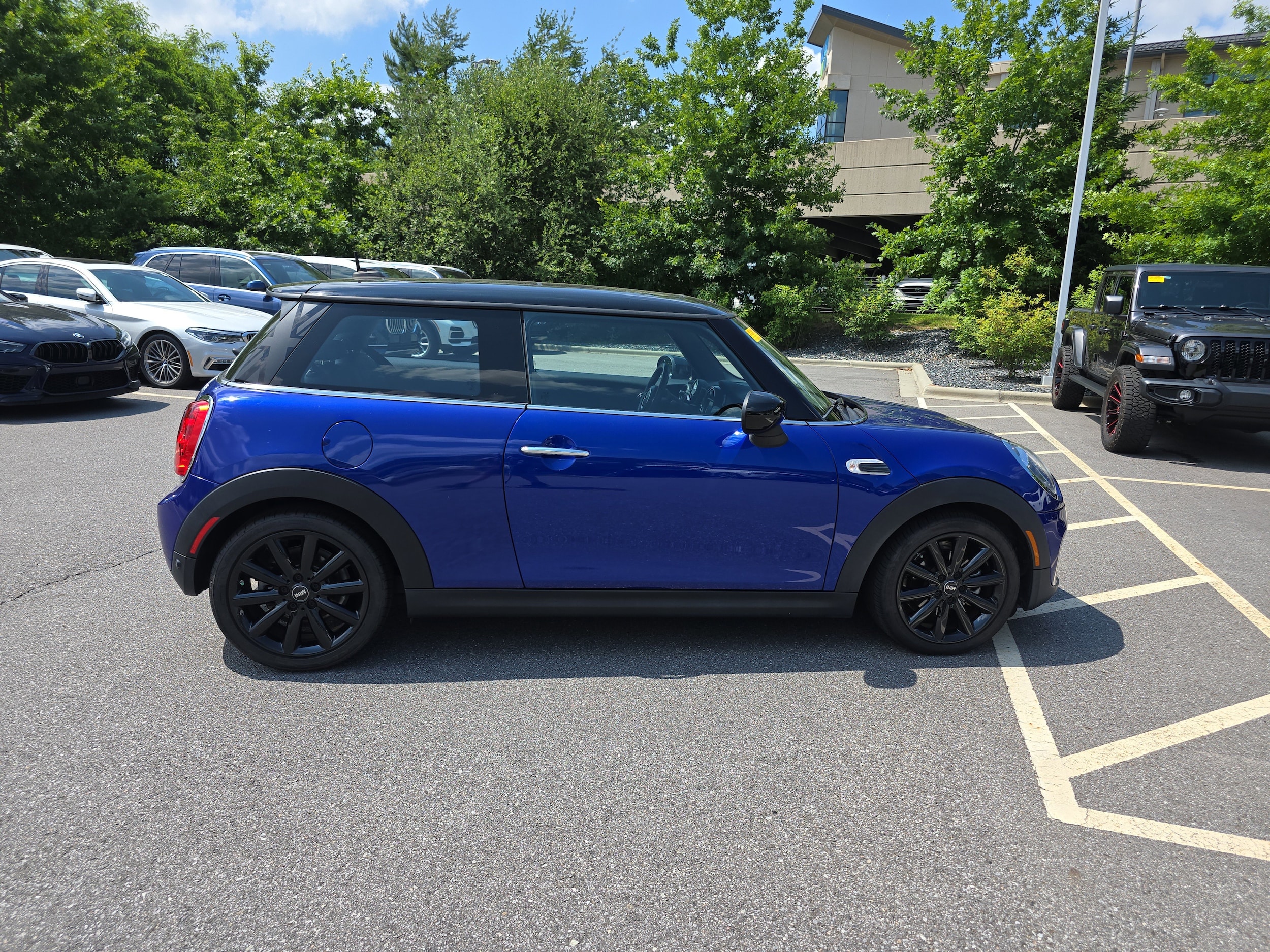 Used 2021 MINI Hardtop 2 Door Oxford Edition with VIN WMWXR3C02M2N56352 for sale in Arden, NC
