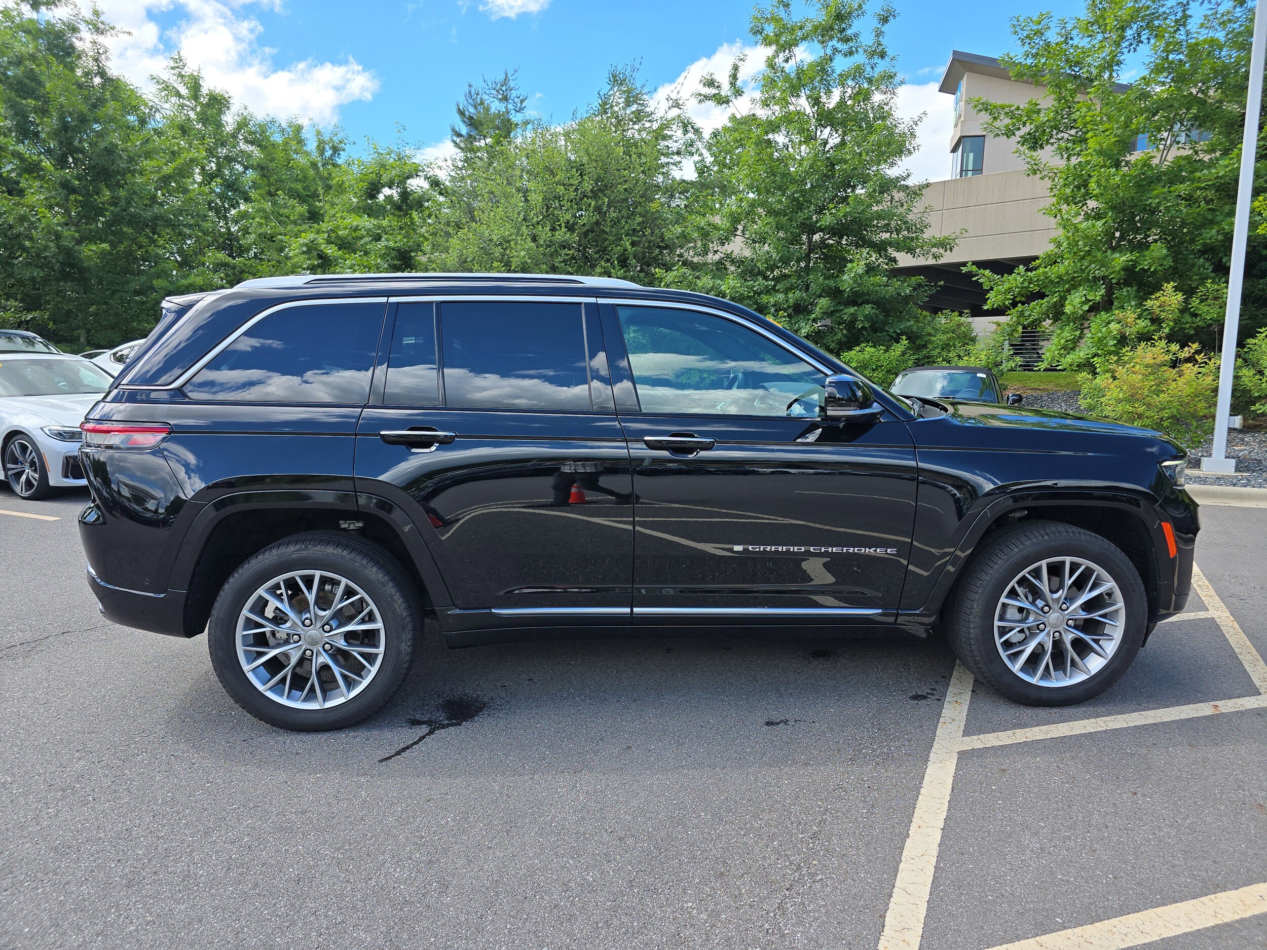 Used 2023 Jeep Grand Cherokee Summit with VIN 1C4RJGEG9PC575385 for sale in Arden, NC