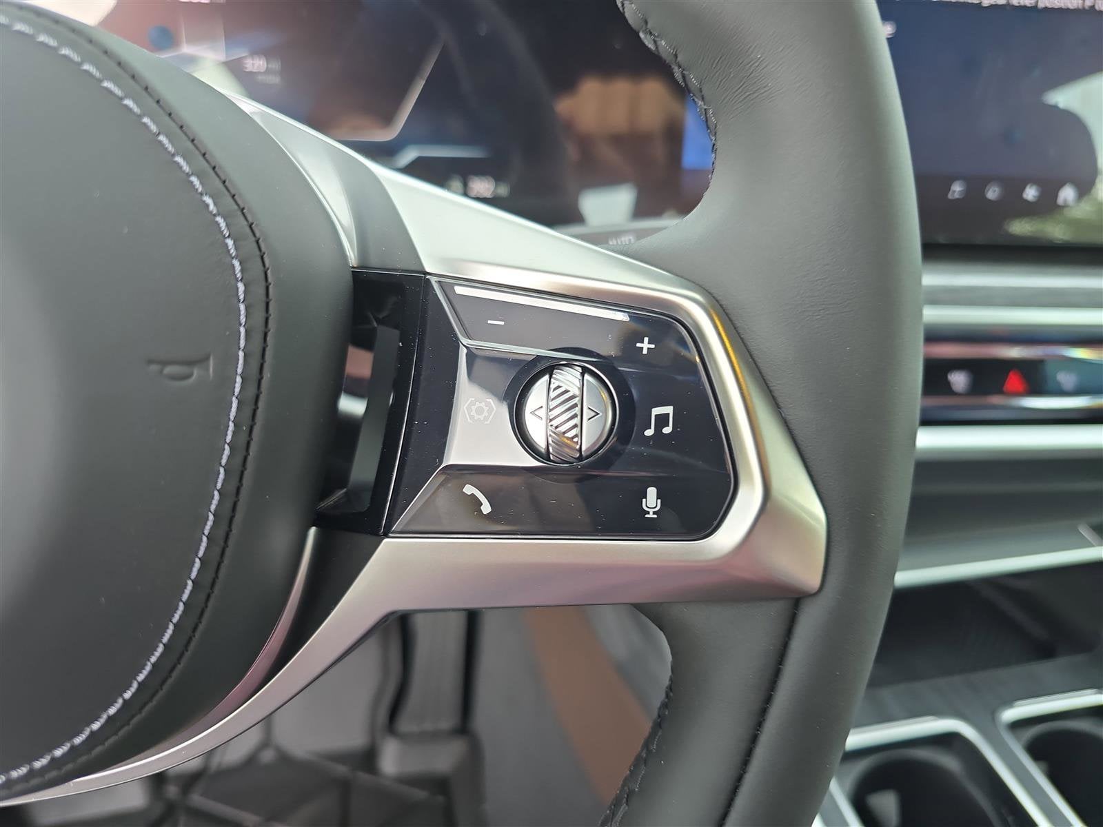 2025 BMW i7 50 - Photo 33