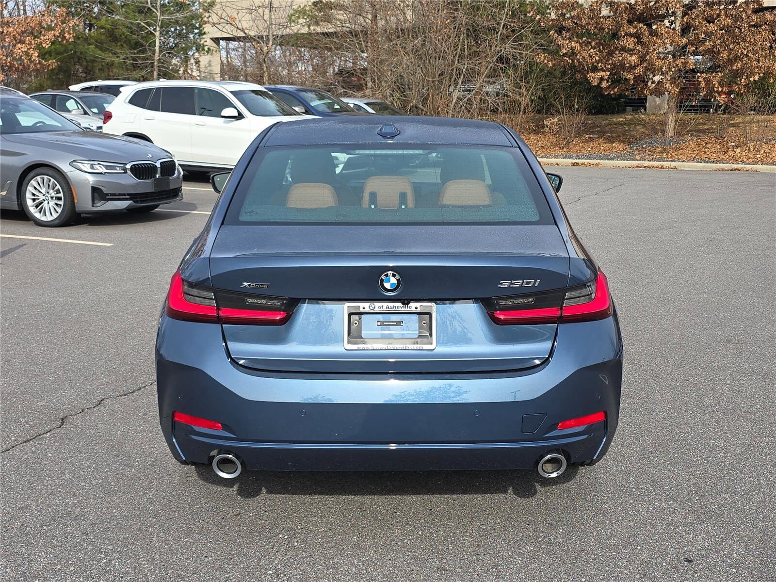 View vehicle photo 4