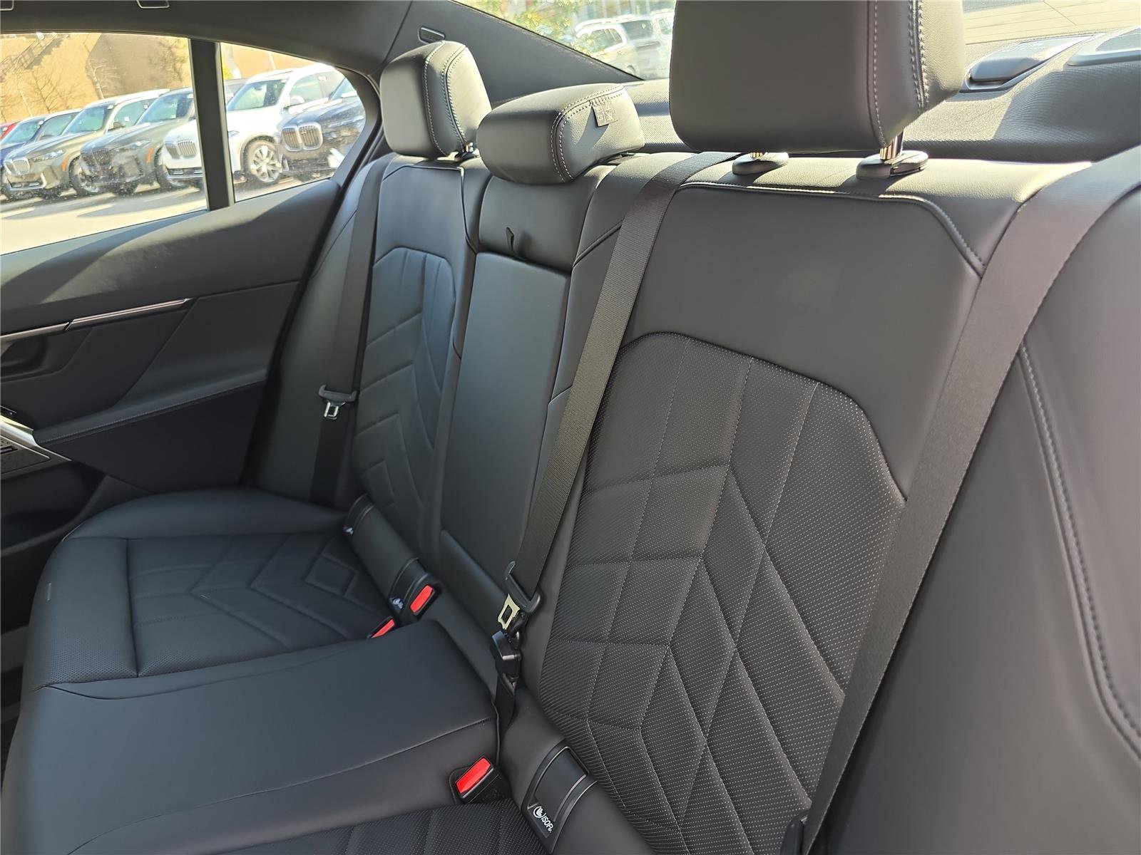 2026 BMW 5 Series 550e - Photo 15