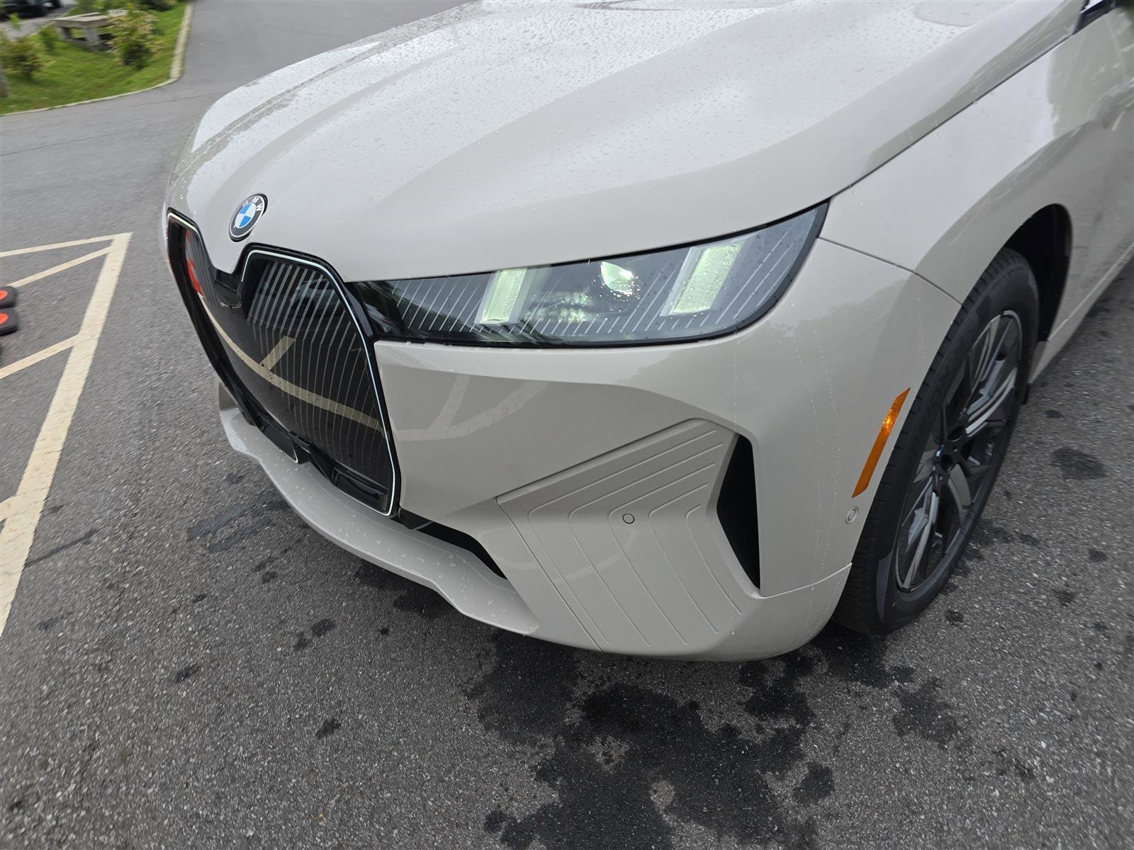 2026 BMW iX 45 - Photo 11