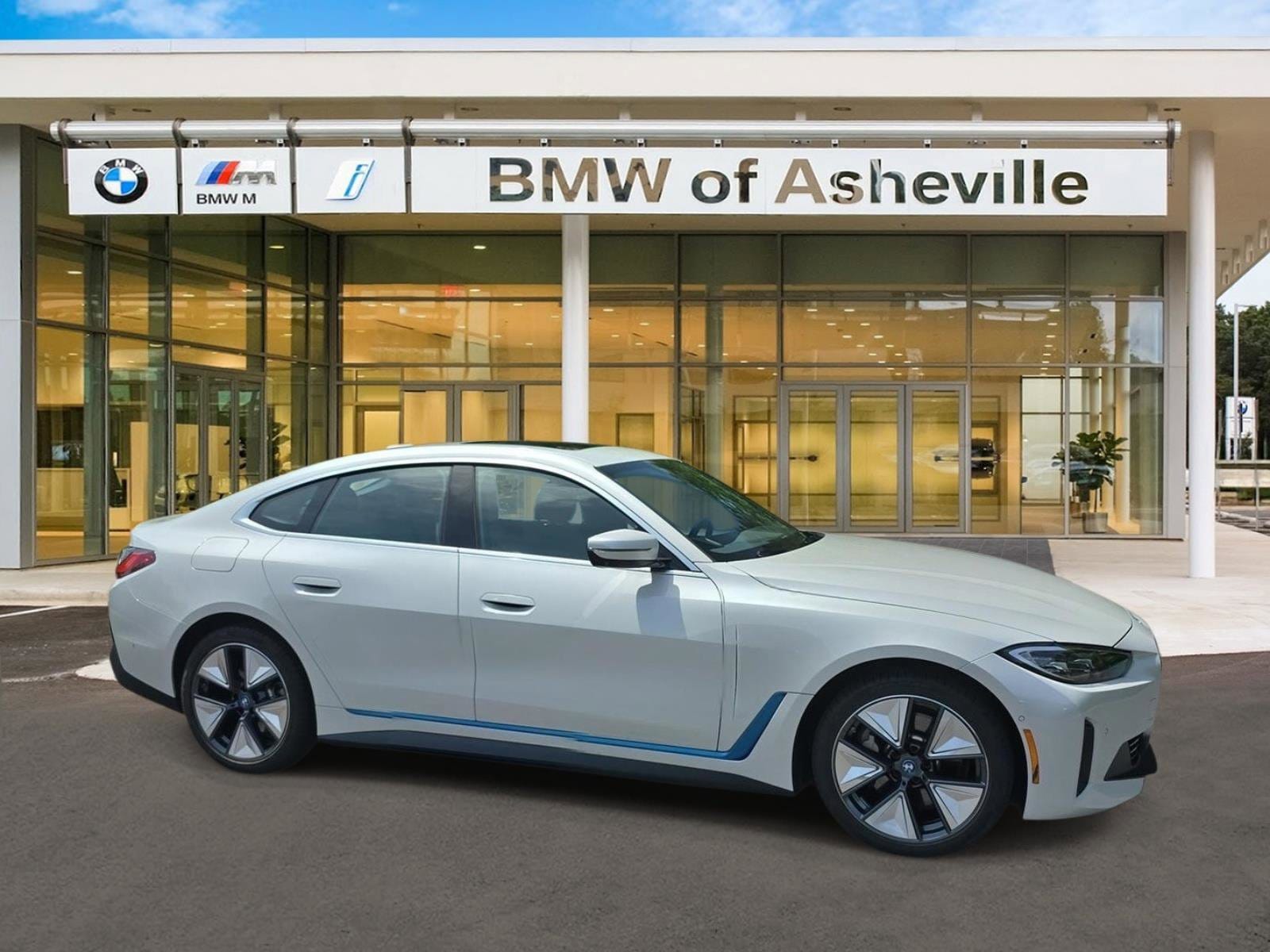 2023 BMW i4 eDrive35's photo