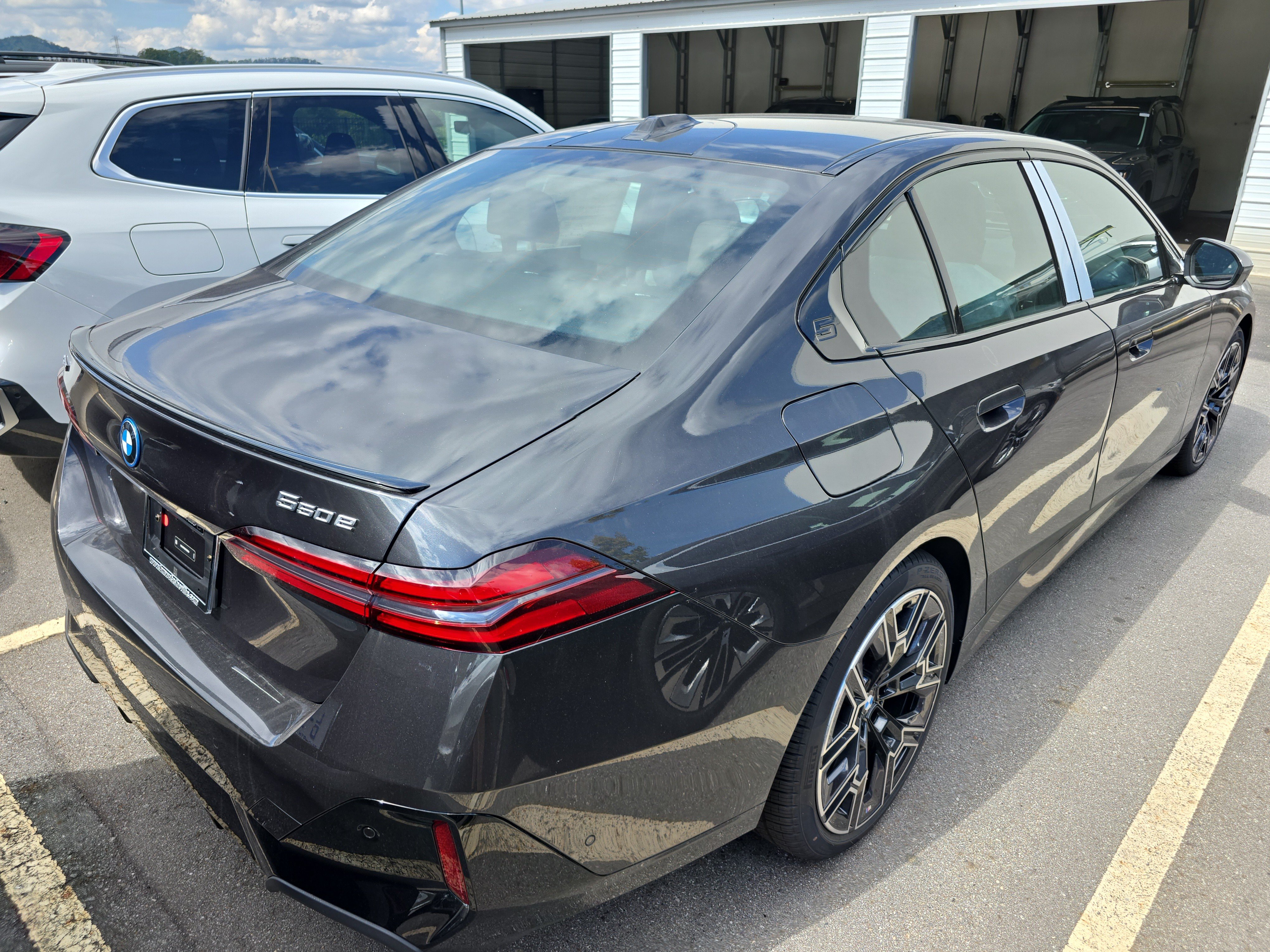 New 2027 BMW 5 Series 550e xDrive Sedan