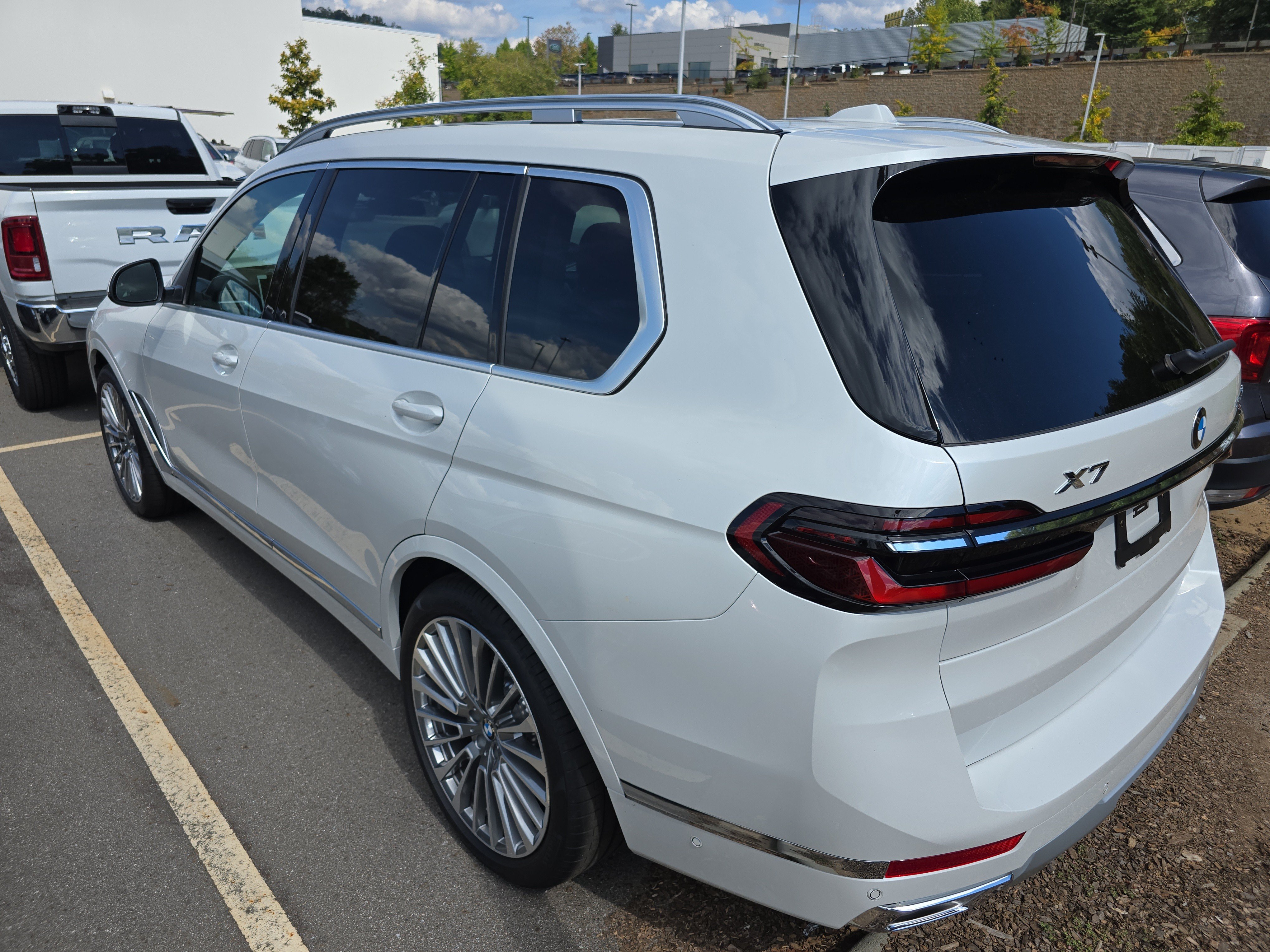 New 2027 BMW X7 xDrive40i xDrive40i Sports Activity Vehicle