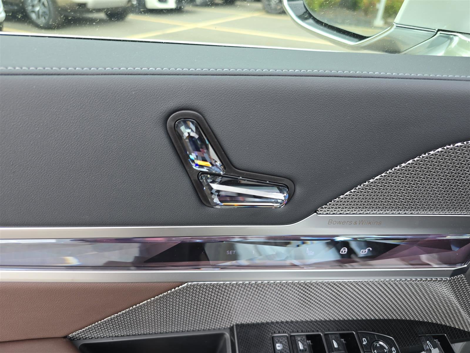 2025 BMW i7 50 - Photo 21