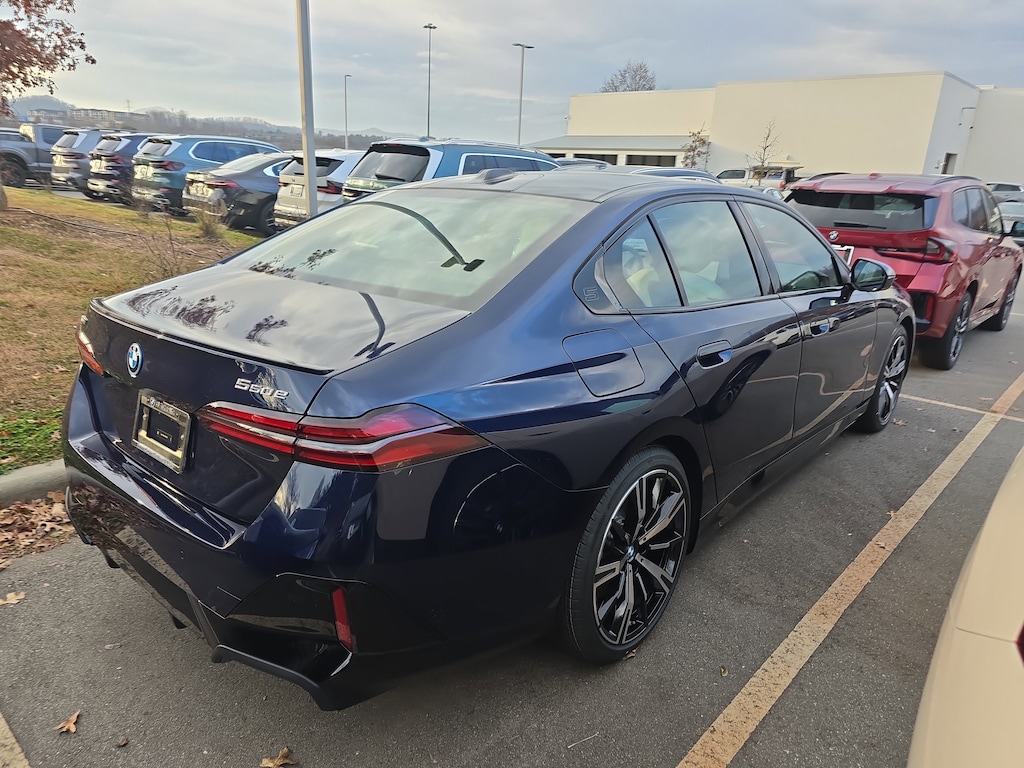New 2026 BMW 550e Sedan