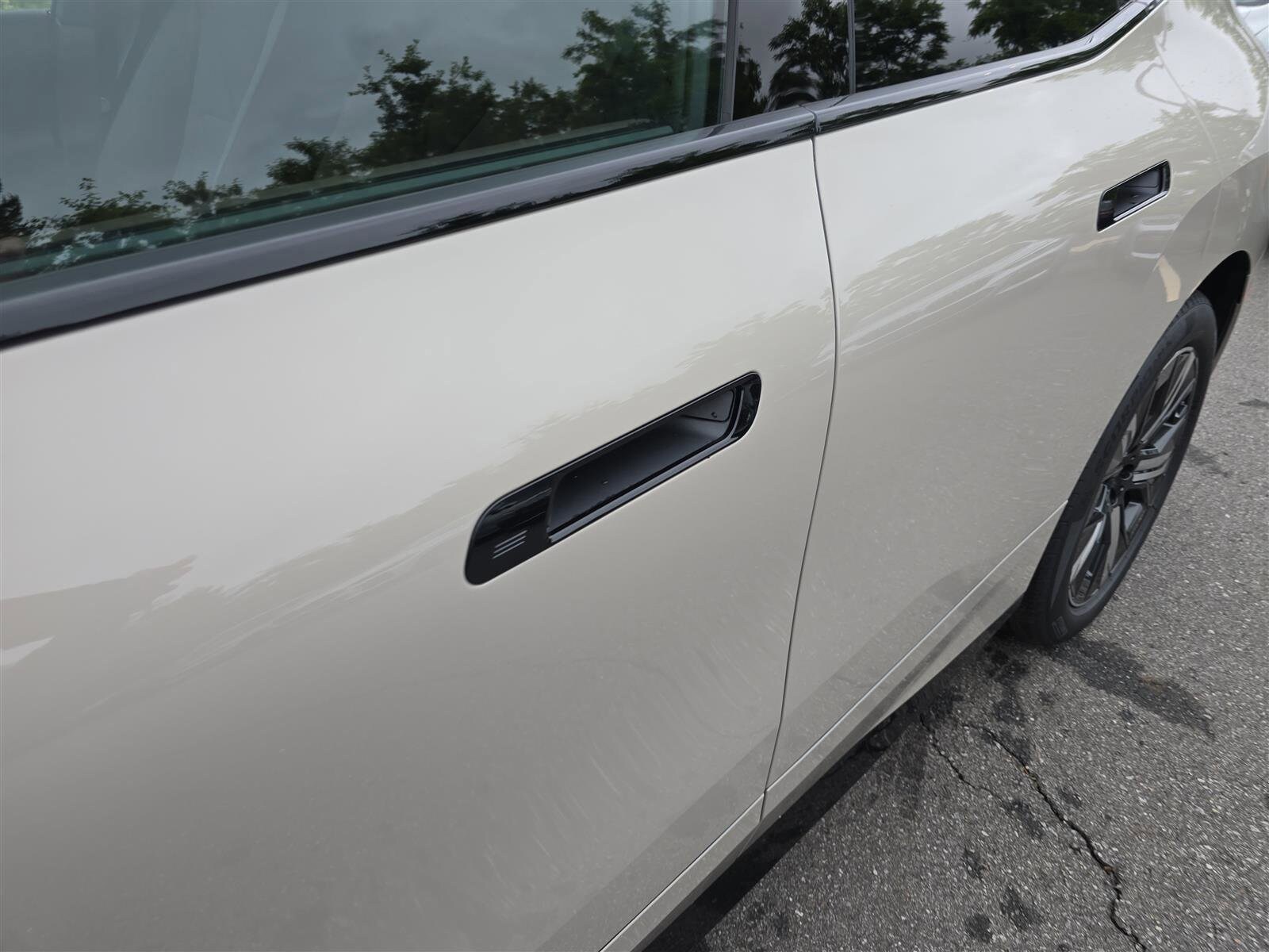 2026 BMW iX 45 - Photo 14