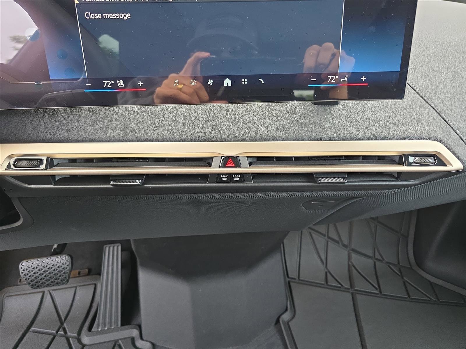 2026 BMW iX 45 - Photo 31