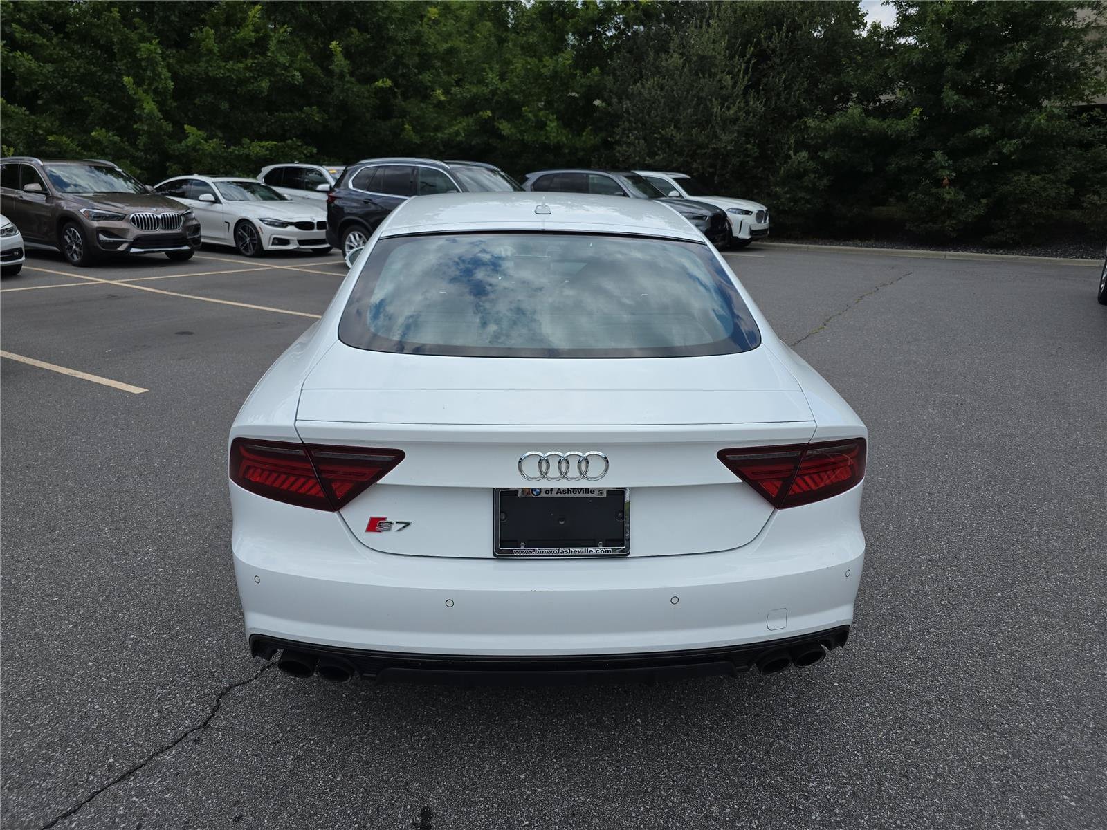 View vehicle photo 4