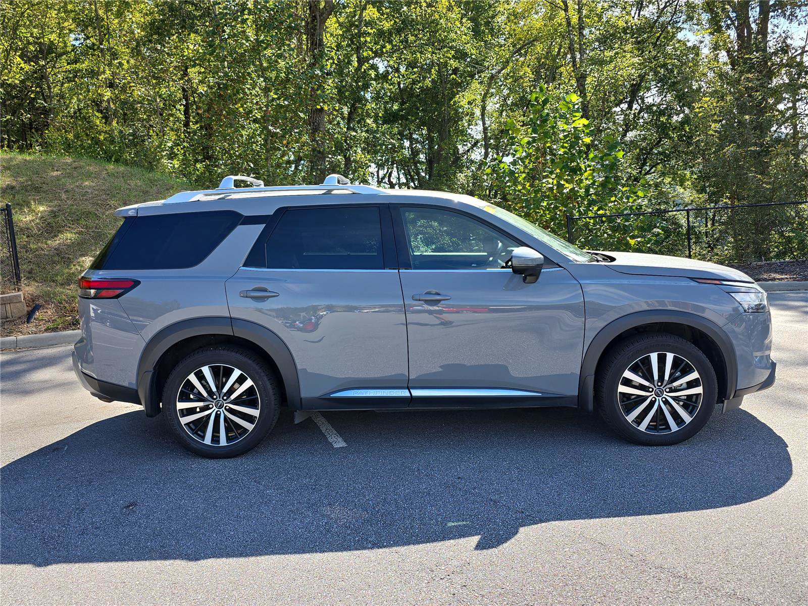 Used 2024 Nissan Pathfinder Platinum SUV