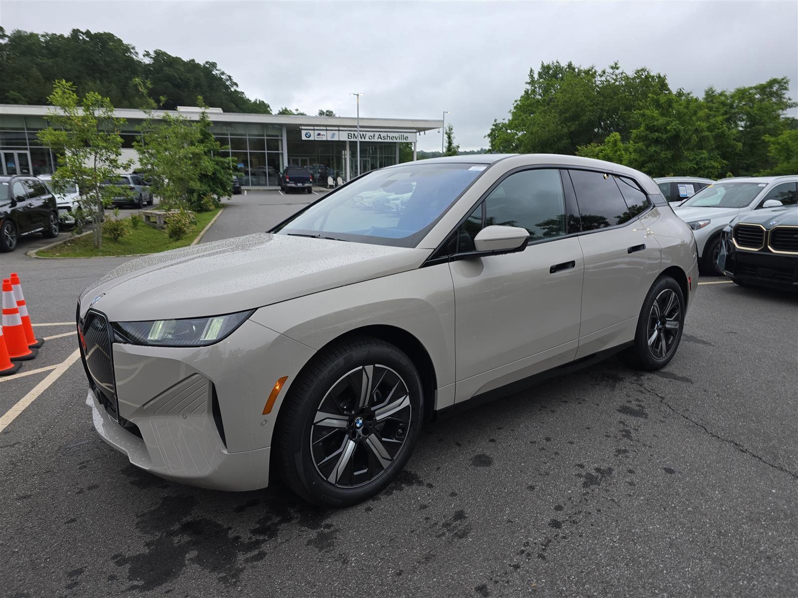 2026 BMW iX 45 - Photo 9