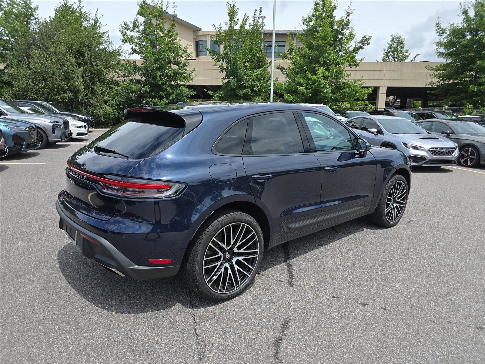 2023 Porsche Macan T photo 3