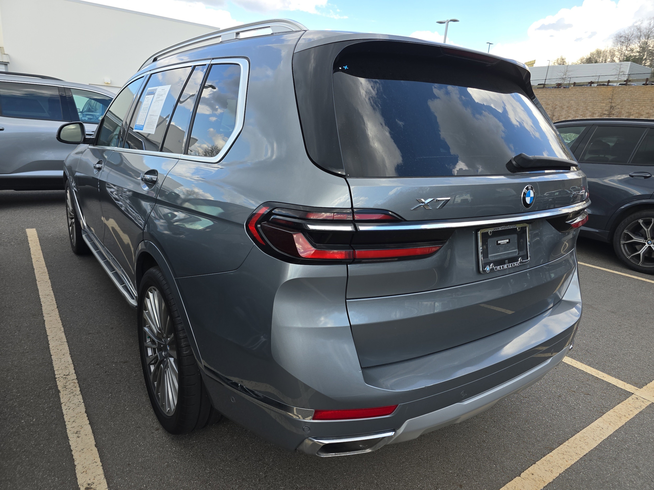 View vehicle photo 3