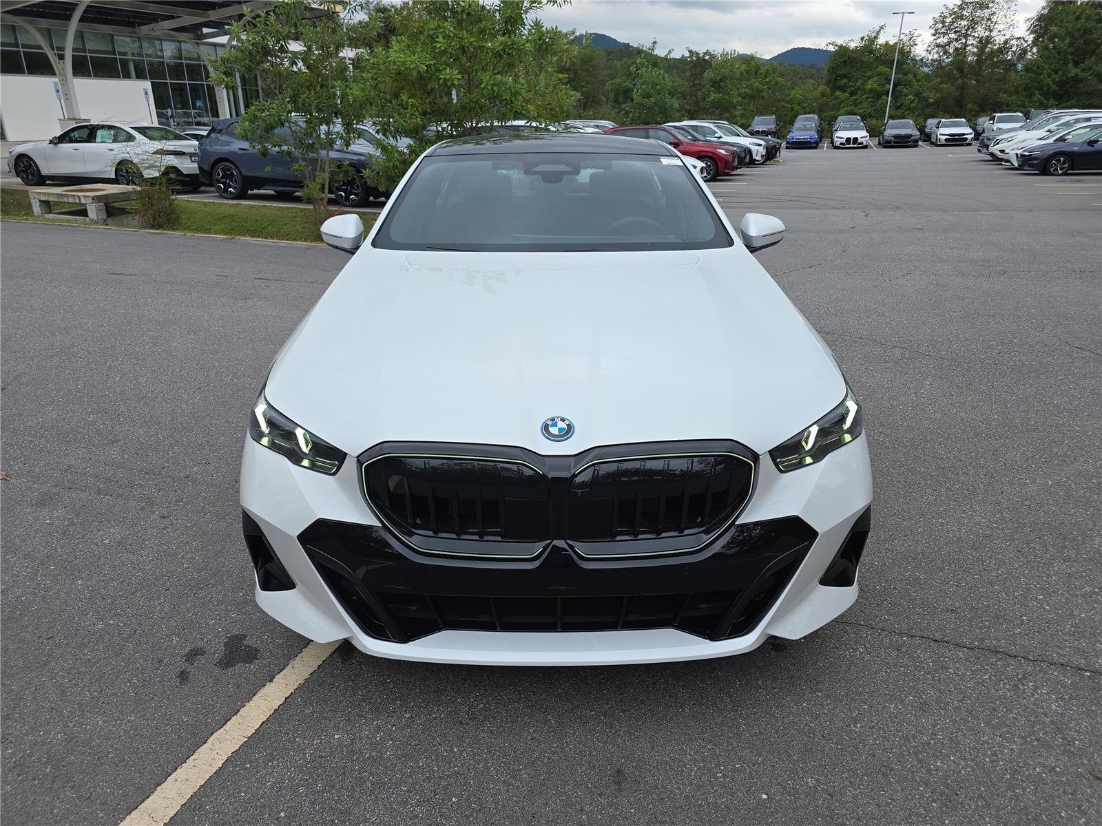 2026 BMW 5 Series 550e - Photo 10