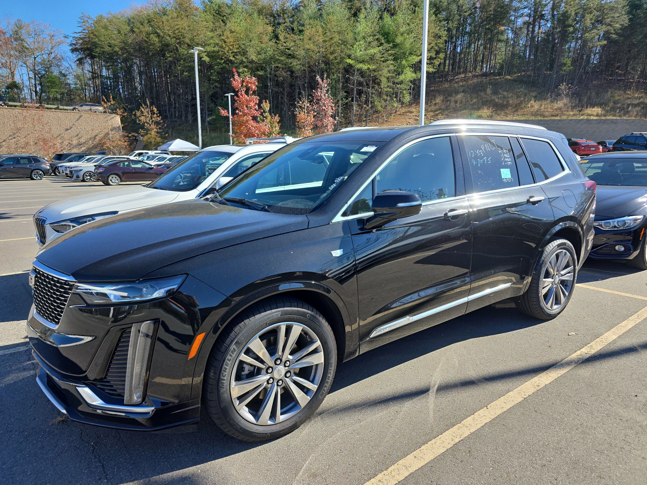 2025 Cadillac XT6 Premium Luxury photo 4