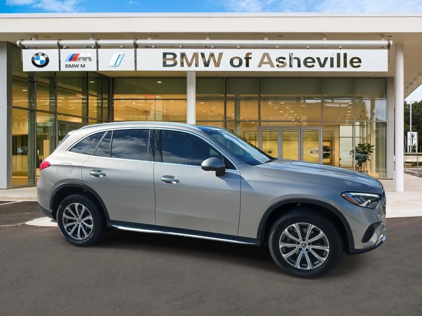 2024 Mercedes-Benz GLC GLC 300's photo