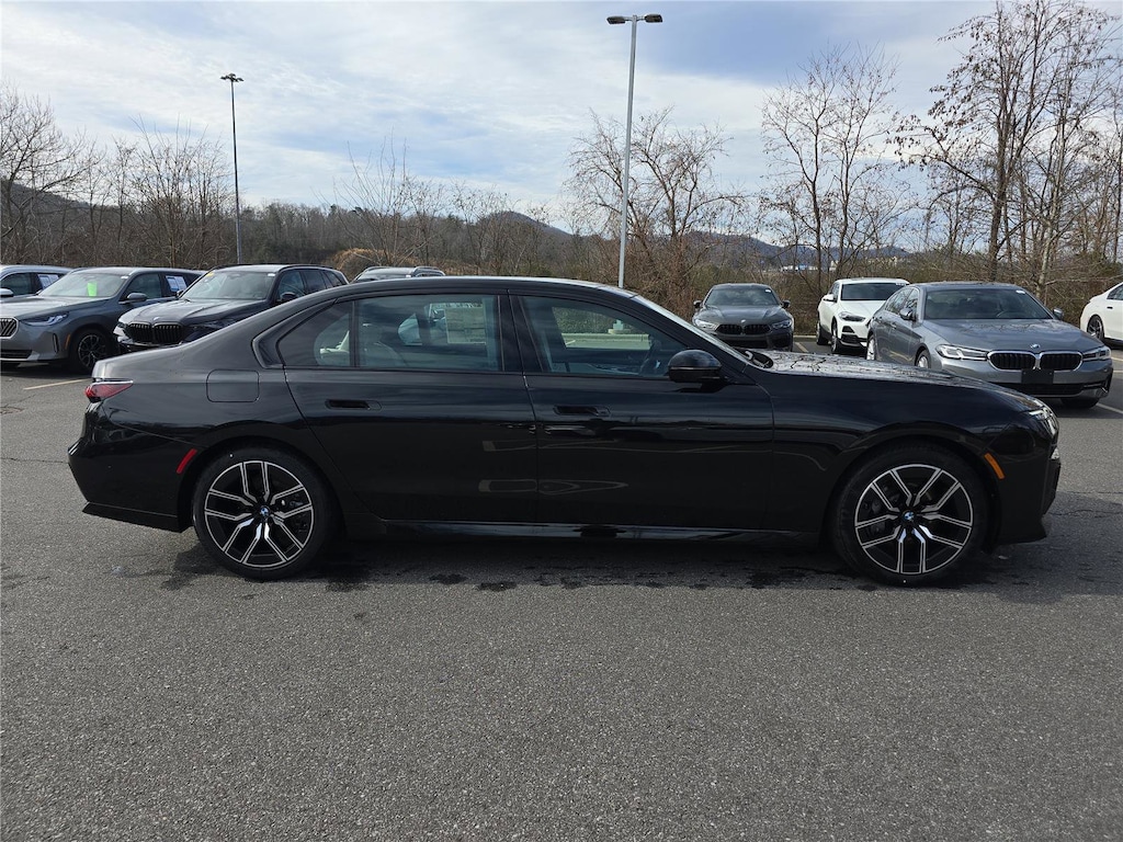 New 2026 BMW 740i Sedan