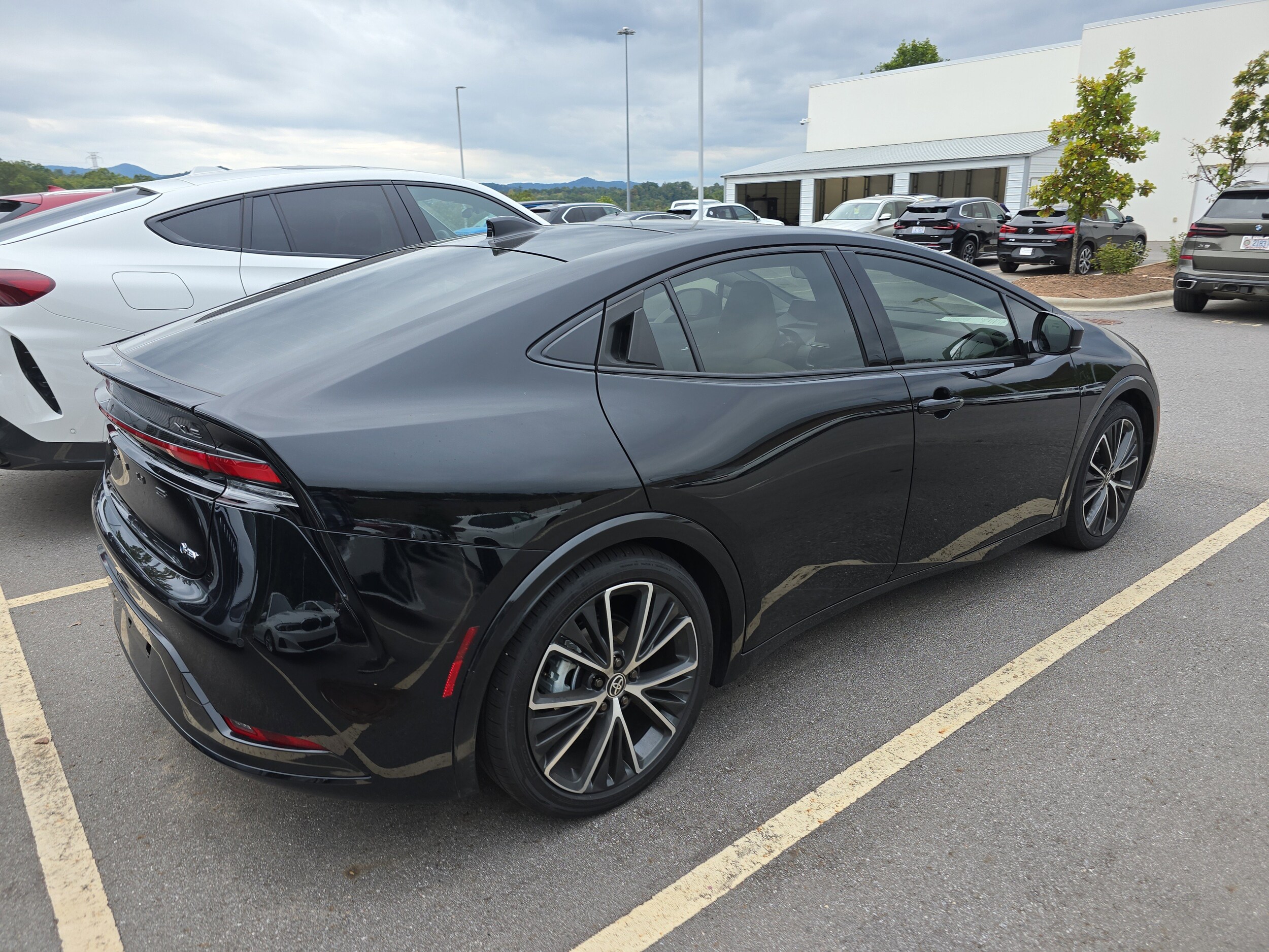 2024 Toyota Prius Limited photo 2