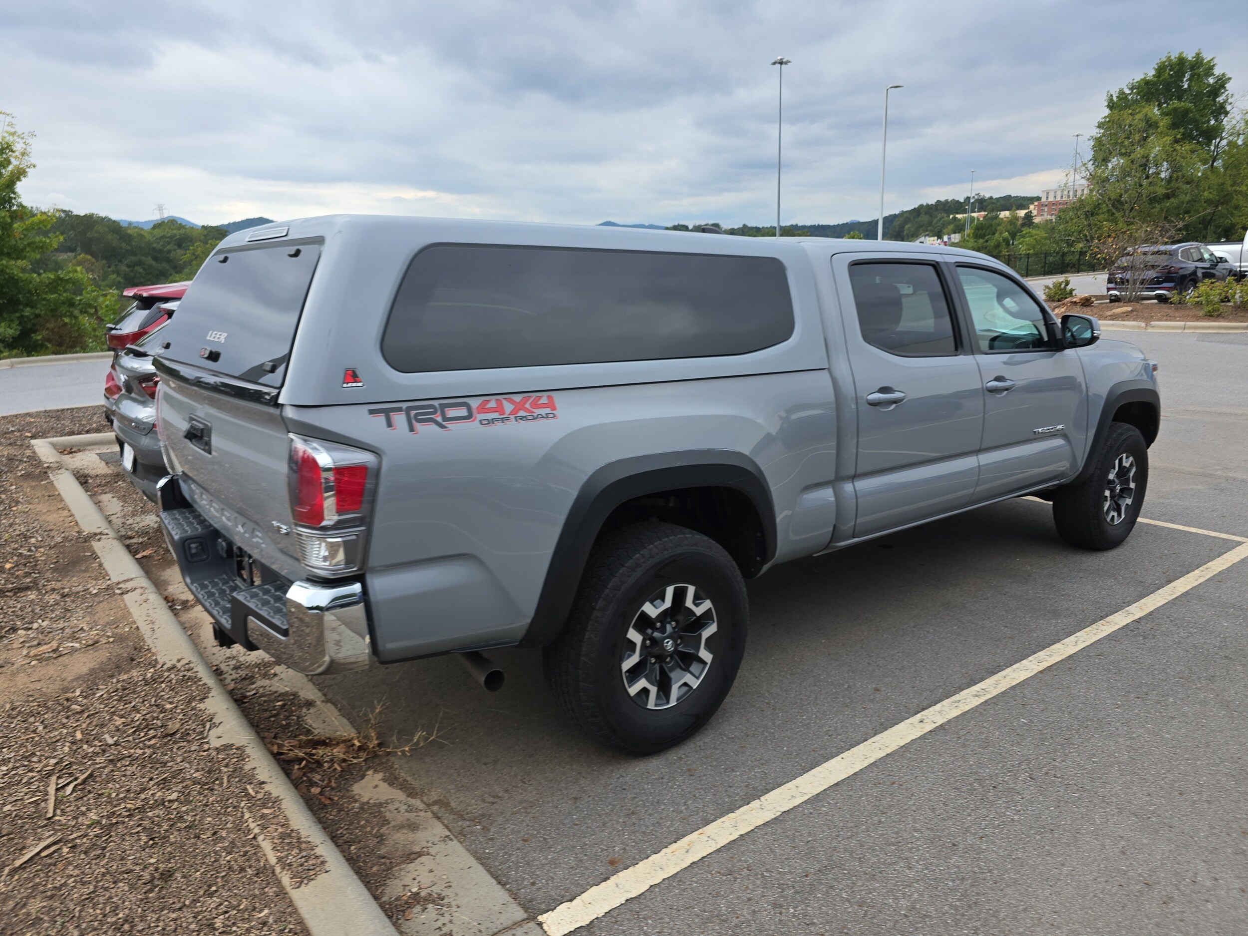 2021 Toyota Tacoma TRD Off-Road photo 2