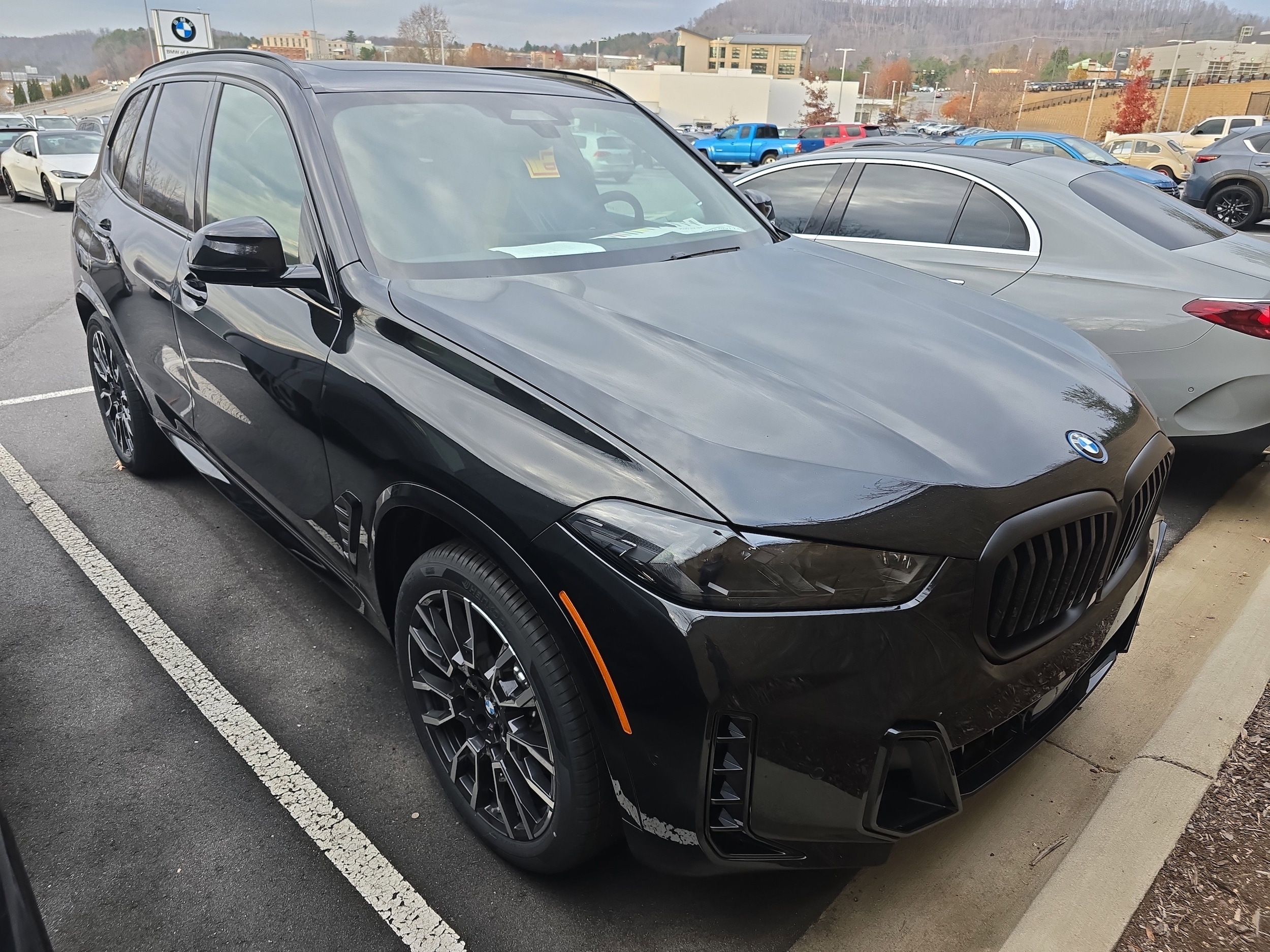 2026 BMW X5 50e's photo