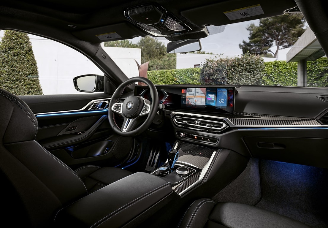 2023-bmw-i4-dash-tech-cockpit.png