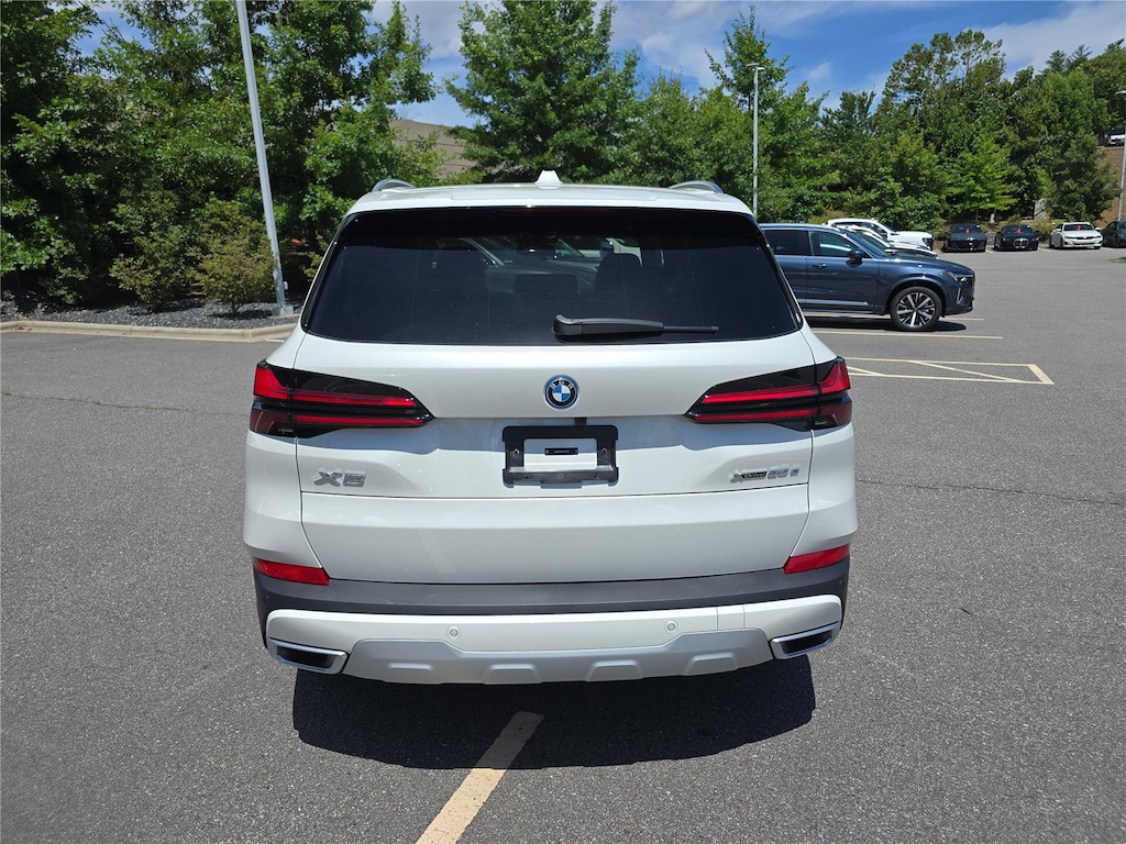New 2026 BMW X5 PHEV SUV