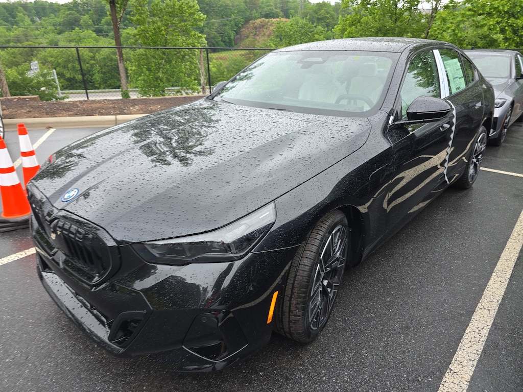 New 2027 BMW 550e Sedan