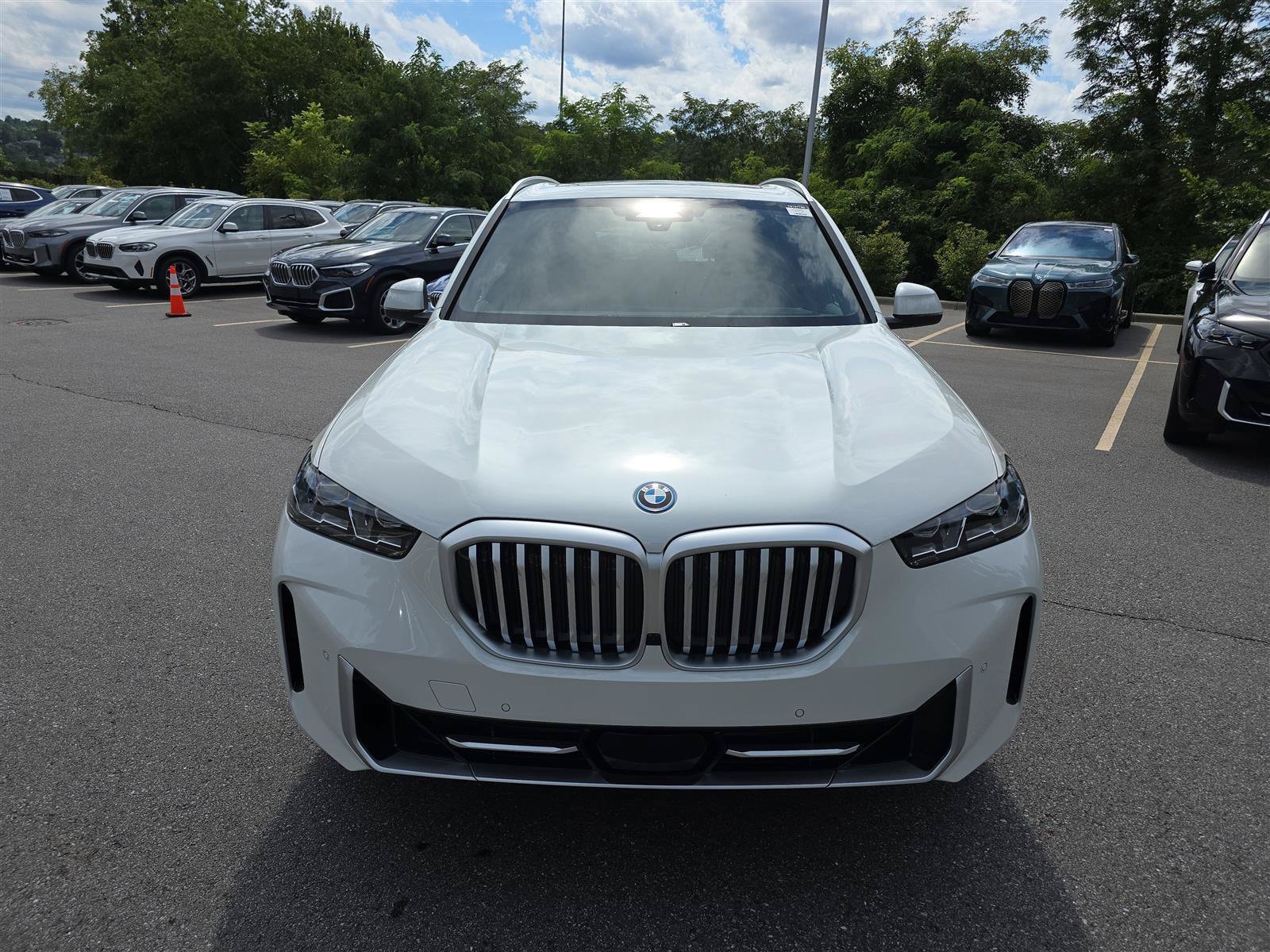 2026 BMW X5 50e - Photo 9