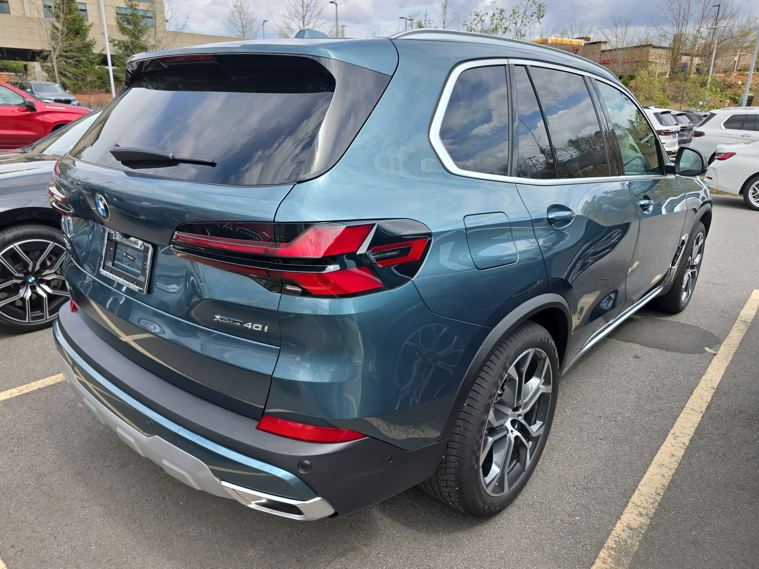 View vehicle photo 2