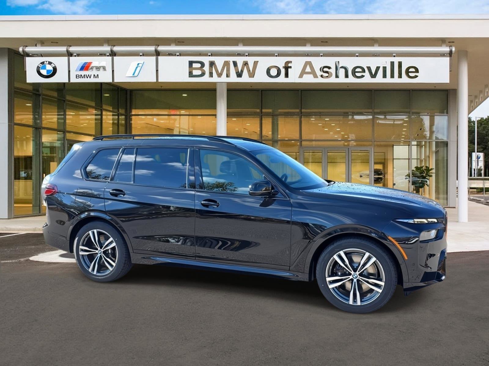 2026 BMW X7 M60i's photo