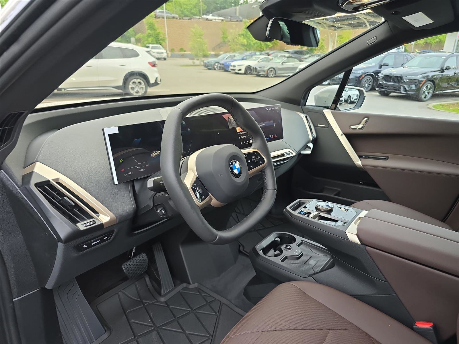 2026 BMW iX 45 - Photo 25